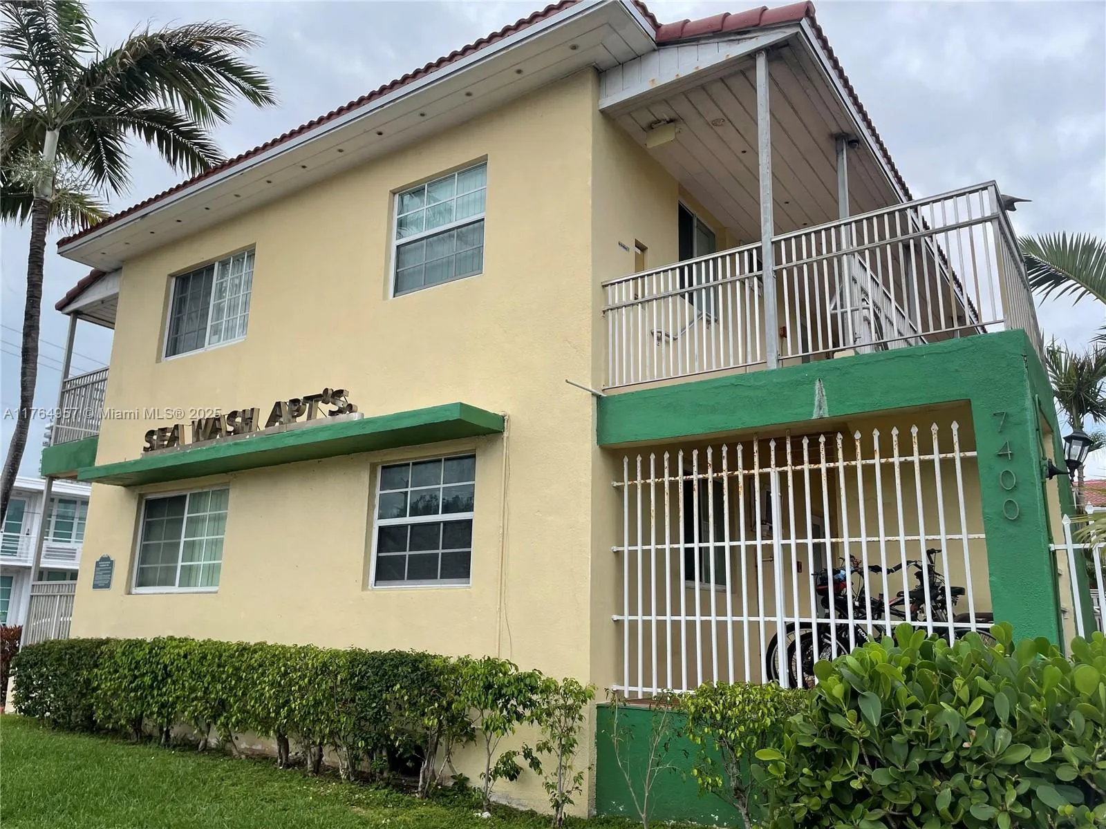 1 bedroom 1 bath for sale at 7400 Harding Ave # 12A, Miami Beach FL 33141