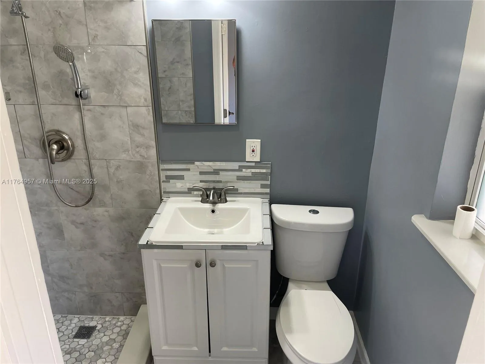 7400 Harding Ave # 12A, Miami Beach FL 33141