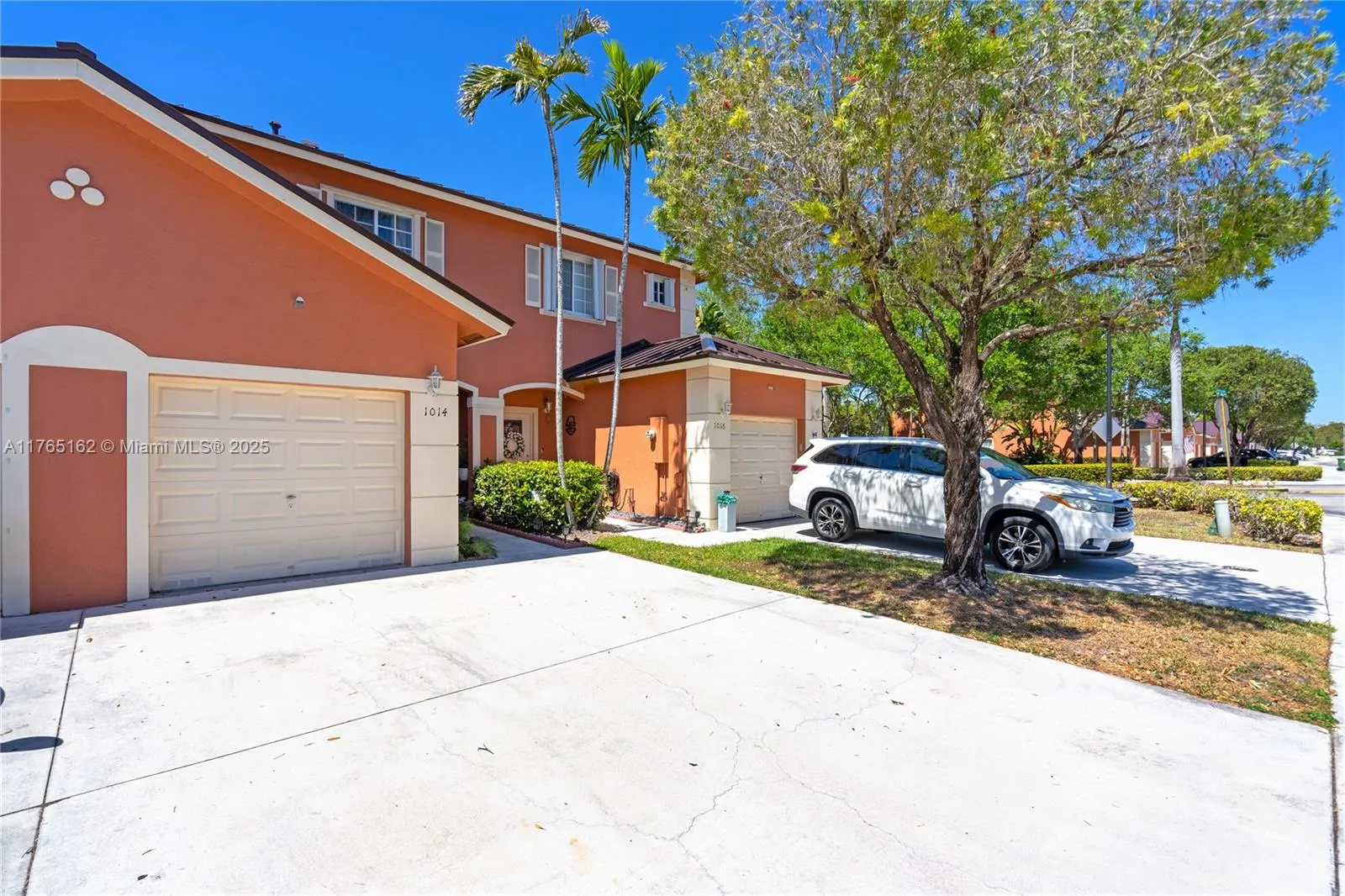 3 bedroom 2 bath for sale at 1014 NW 100th Ave # 7, Pembroke Pines FL 33024