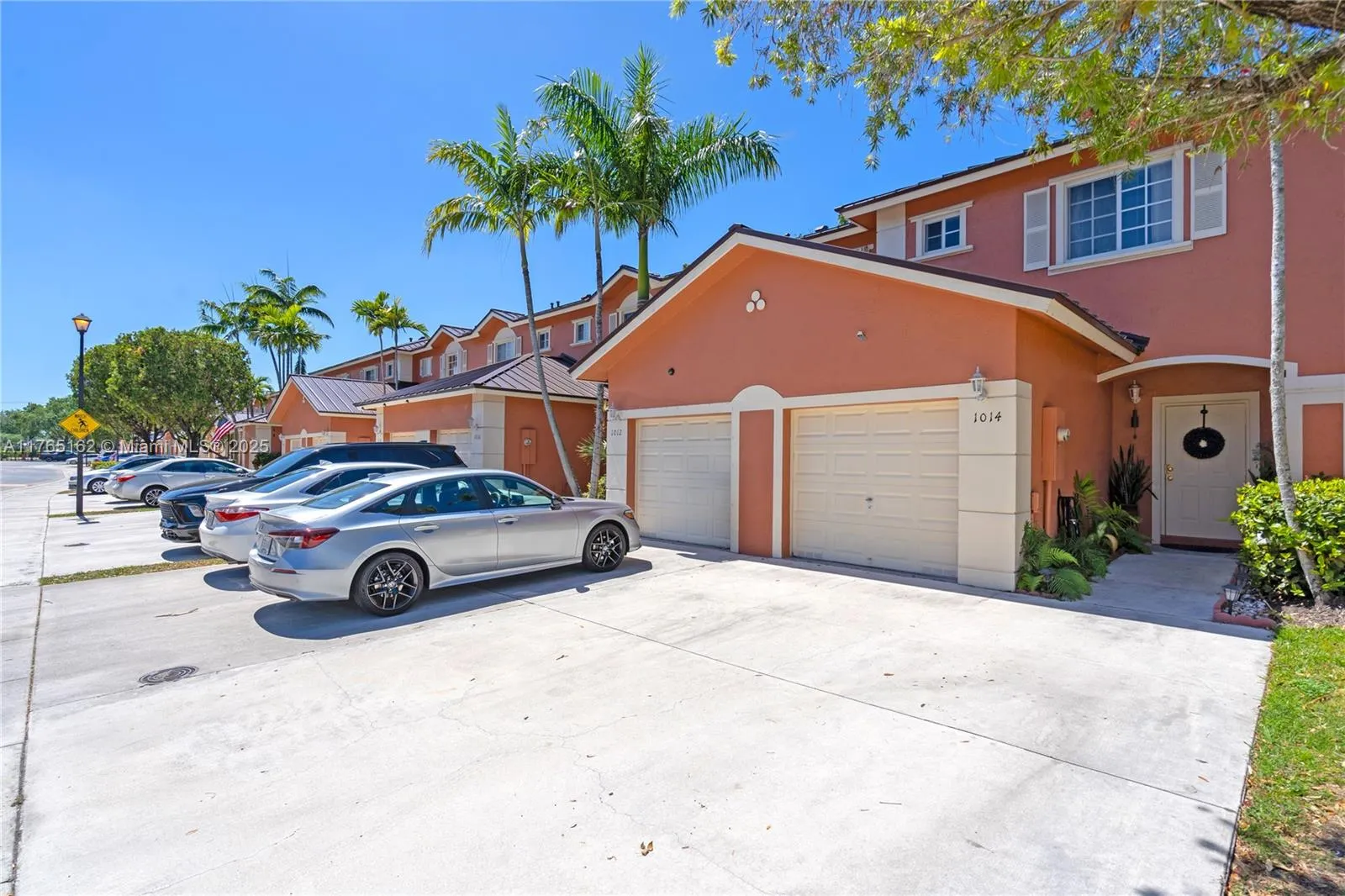 1014 NW 100th Ave # 7, Pembroke Pines FL 33024