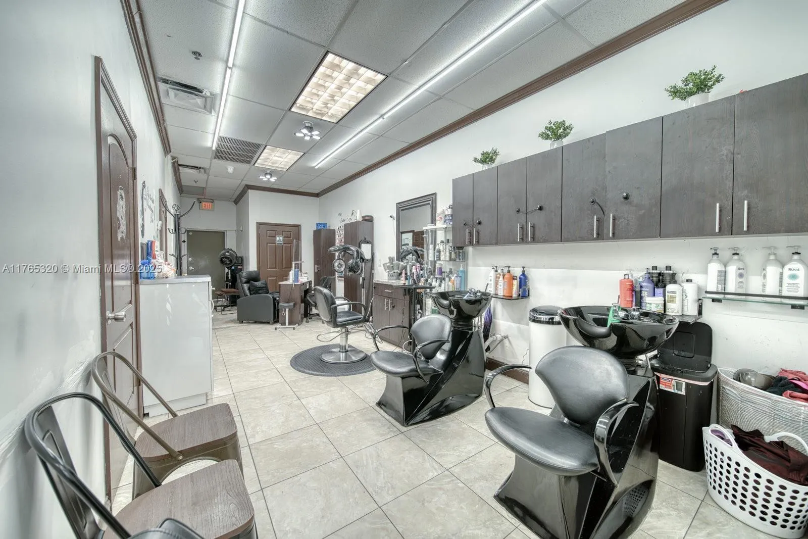Beauty Salon For Sale On 8th St, Miami FL 33184