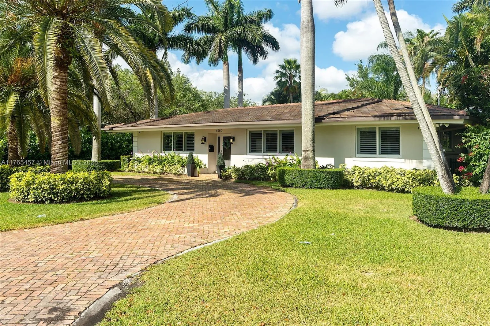 3 bedroom 3 bath for rent at 4750 Alhambra Cir, Coral Gables FL 33146