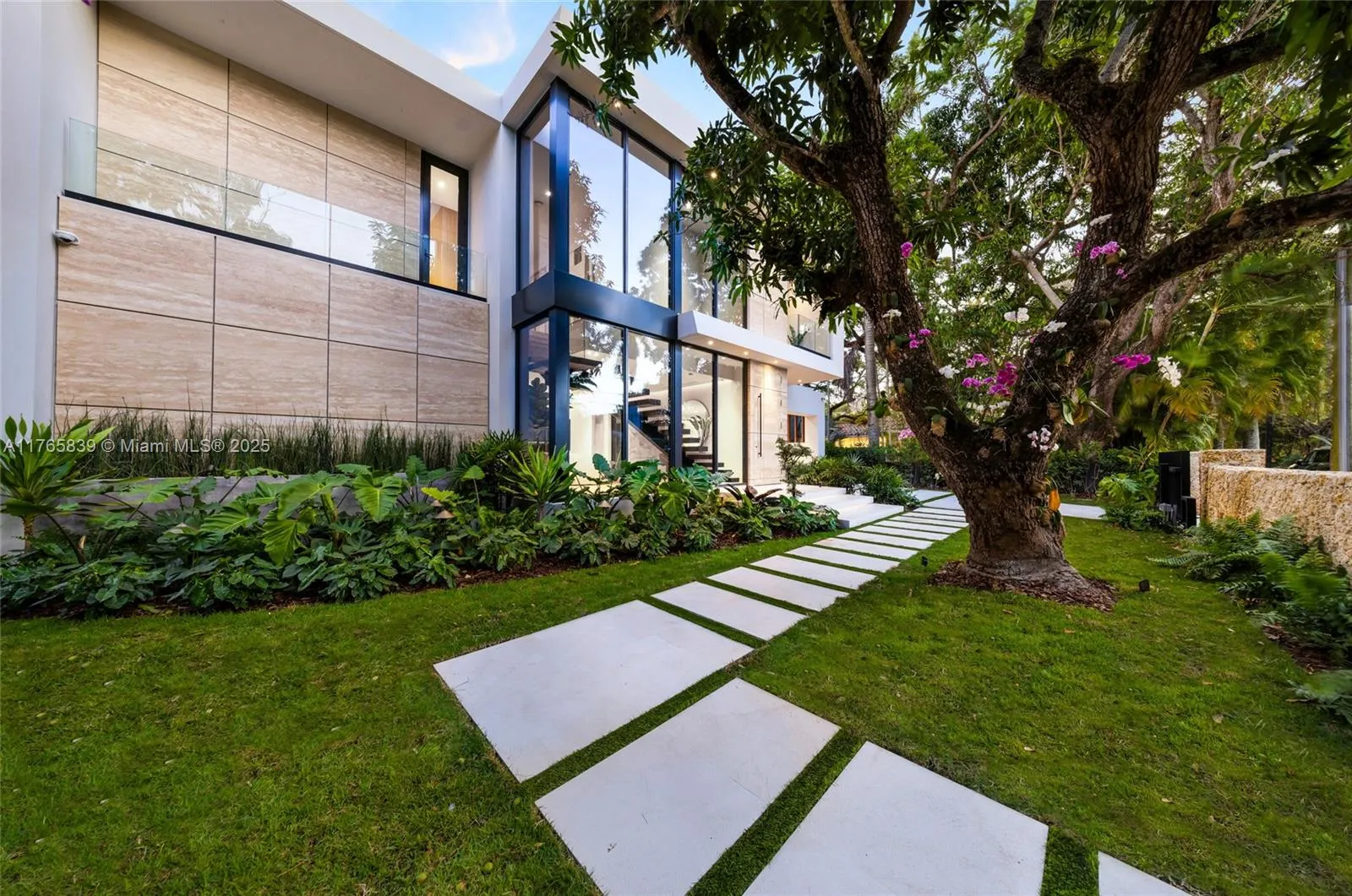 2440 Trapp Ave, Miami FL 33133