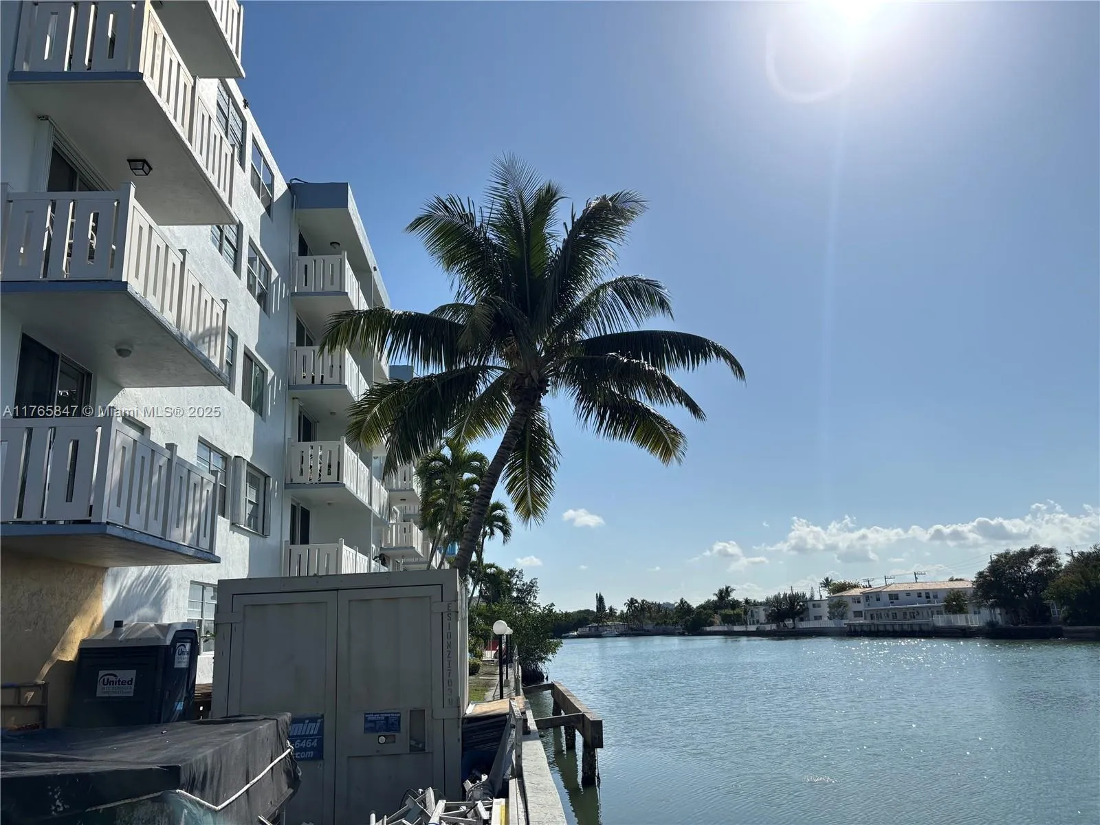 1 bedroom 1 bath for sale at 7900 Tatum Waterway Dr # 413, Miami Beach FL 33141