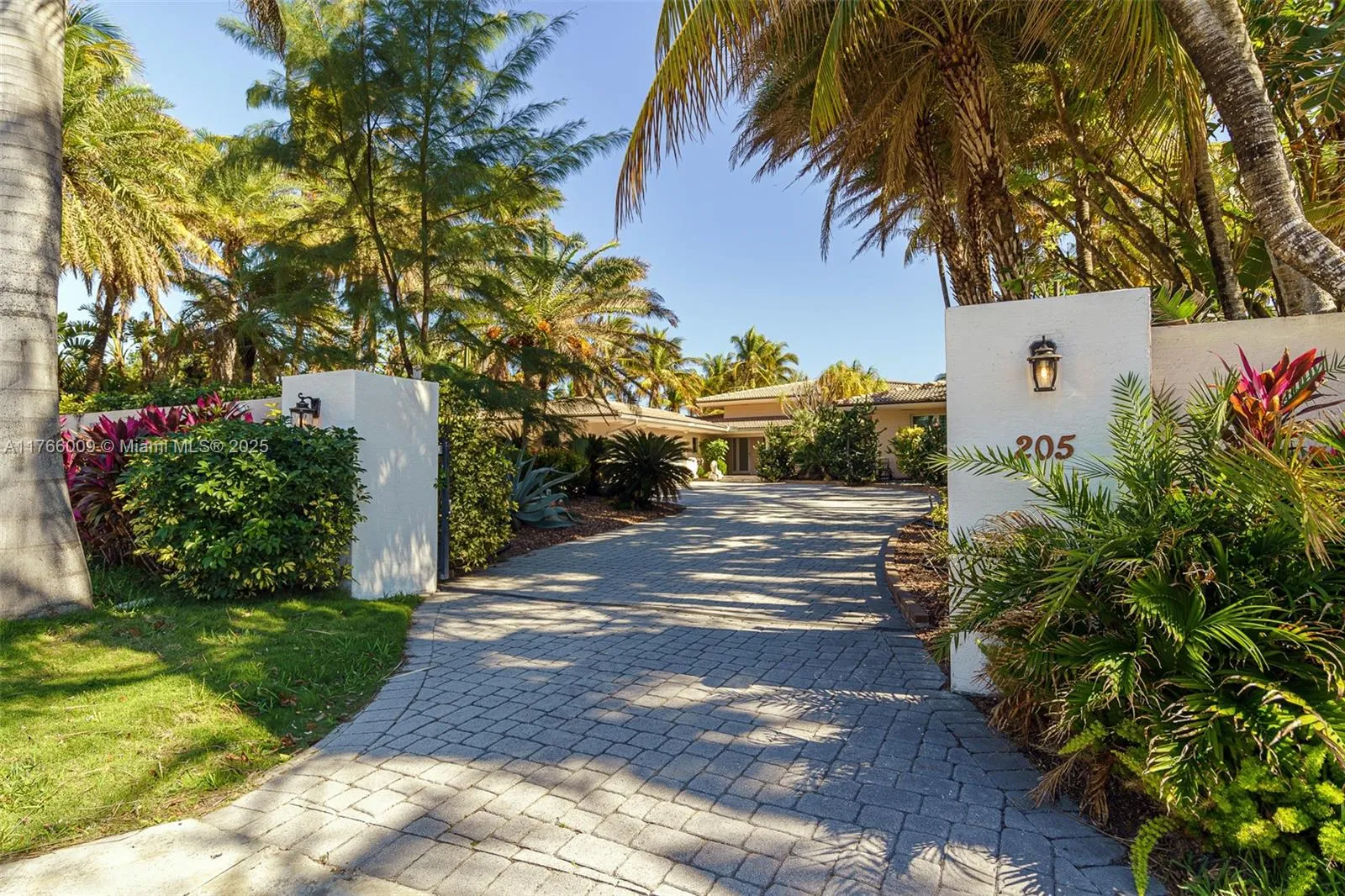 205 Ocean Blvd, Golden Beach FL 33160