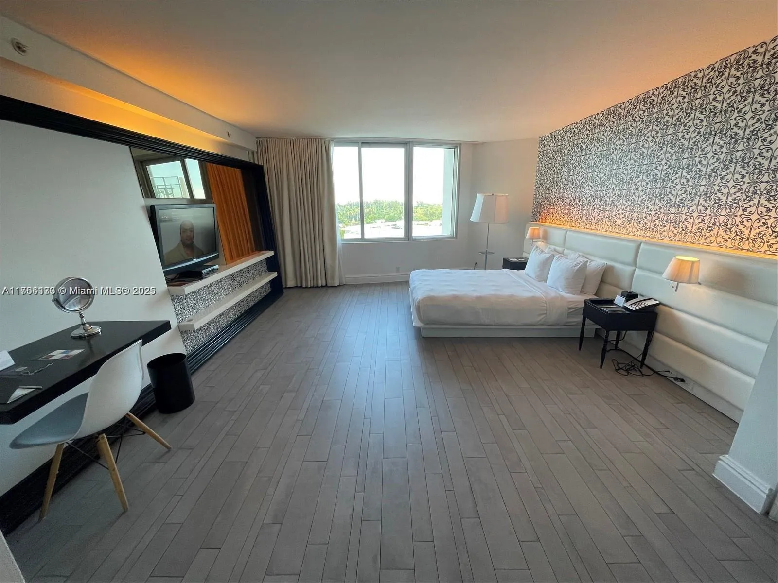1 bath for sale at 1100 West Ave # 807, Miami Beach FL 33139