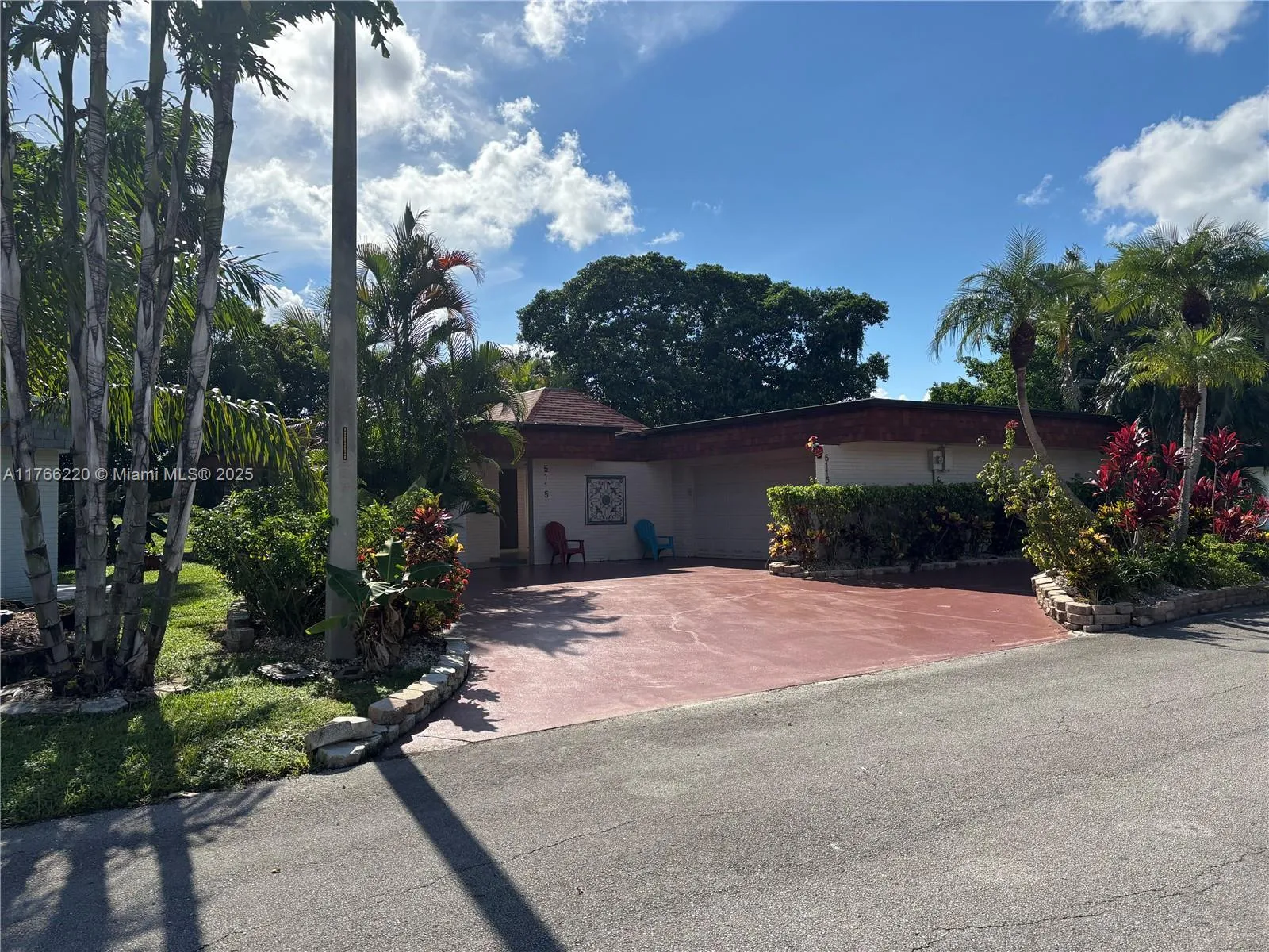 5115 Yellow Pine Ln, Tamarac FL 33319