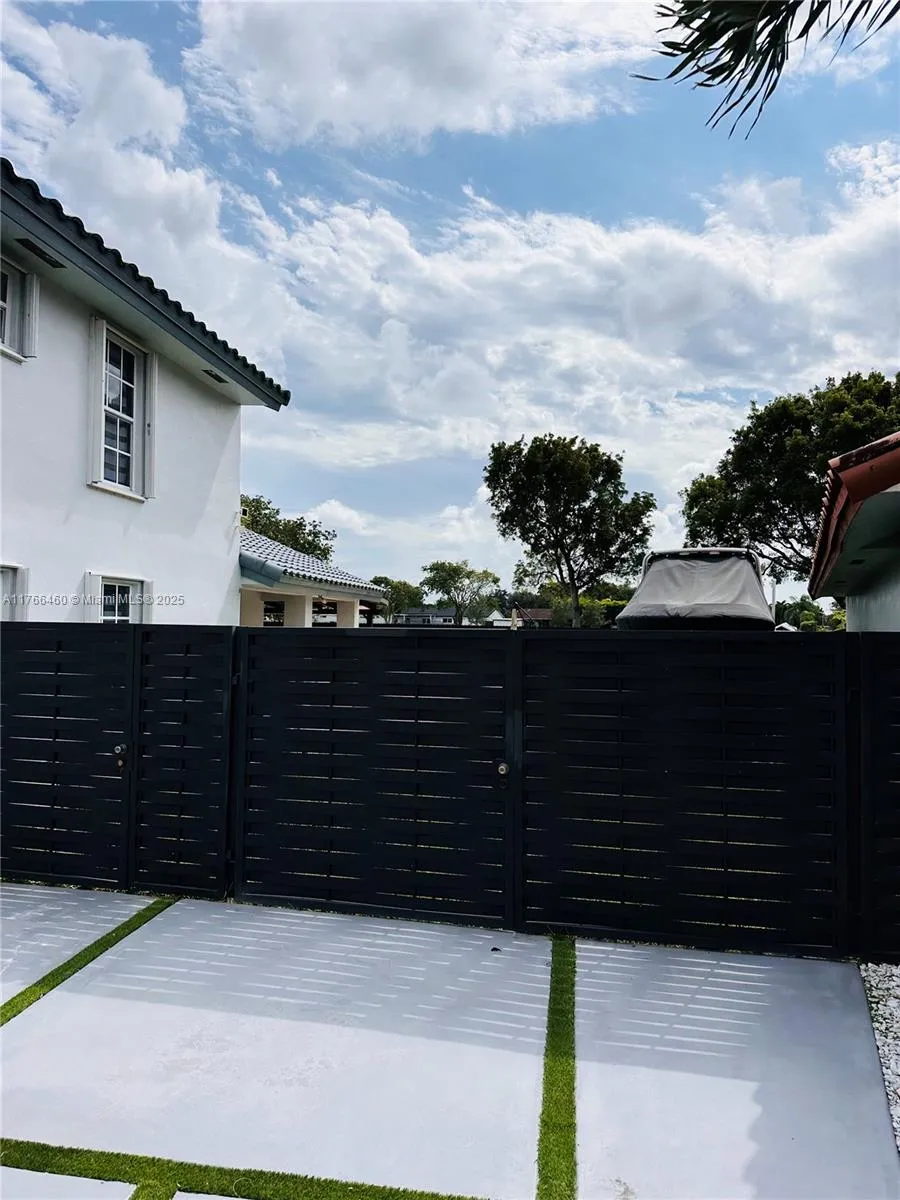 14820 SW 63rd St, Miami FL 33193