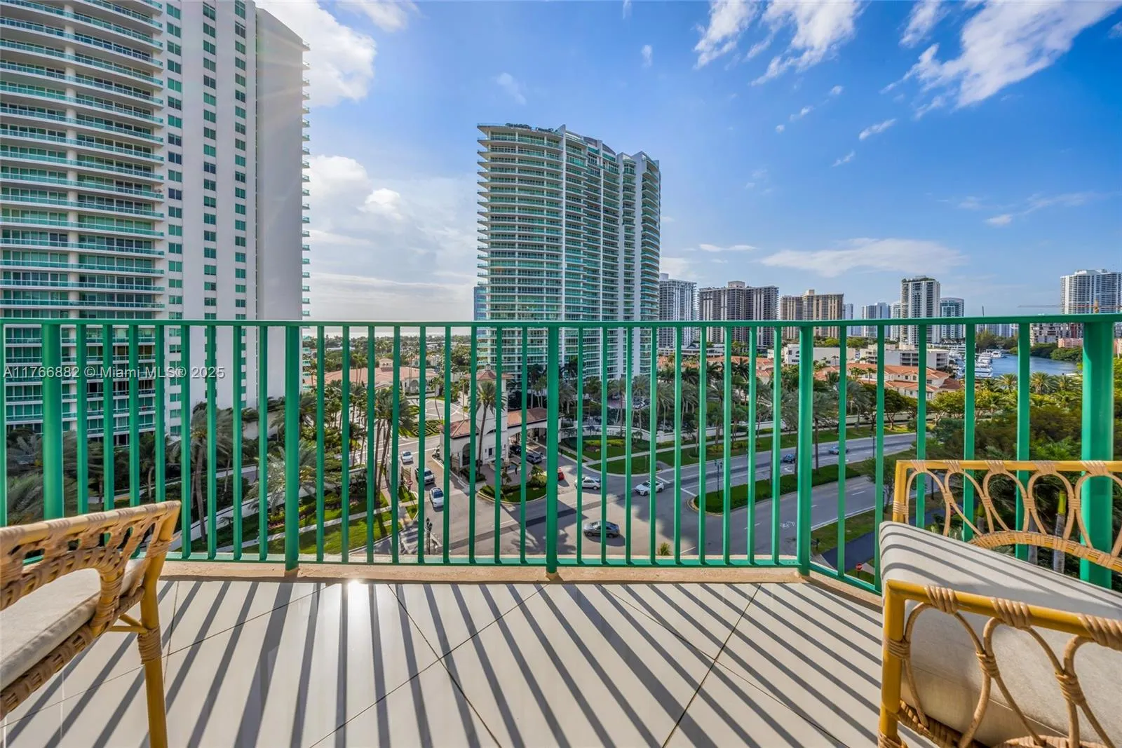 20000 E Country Club Dr, Aventura FL 33180