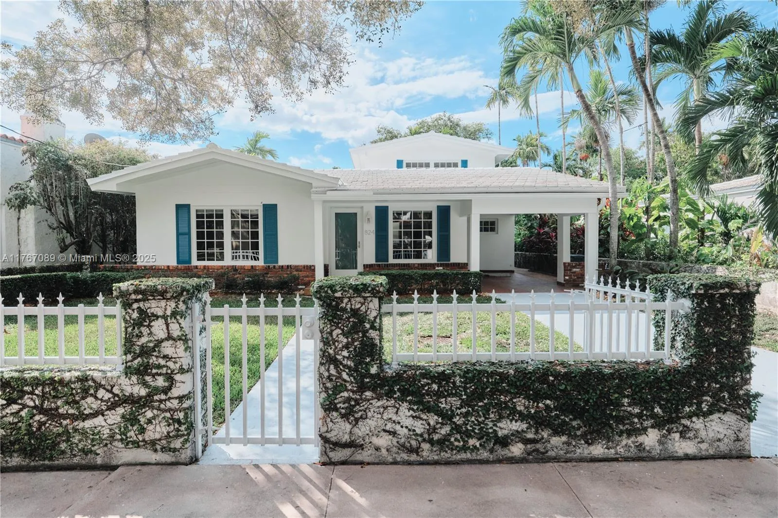 3 bedroom 2 bath for sale at 824 Alberca St, Coral Gables FL 33134