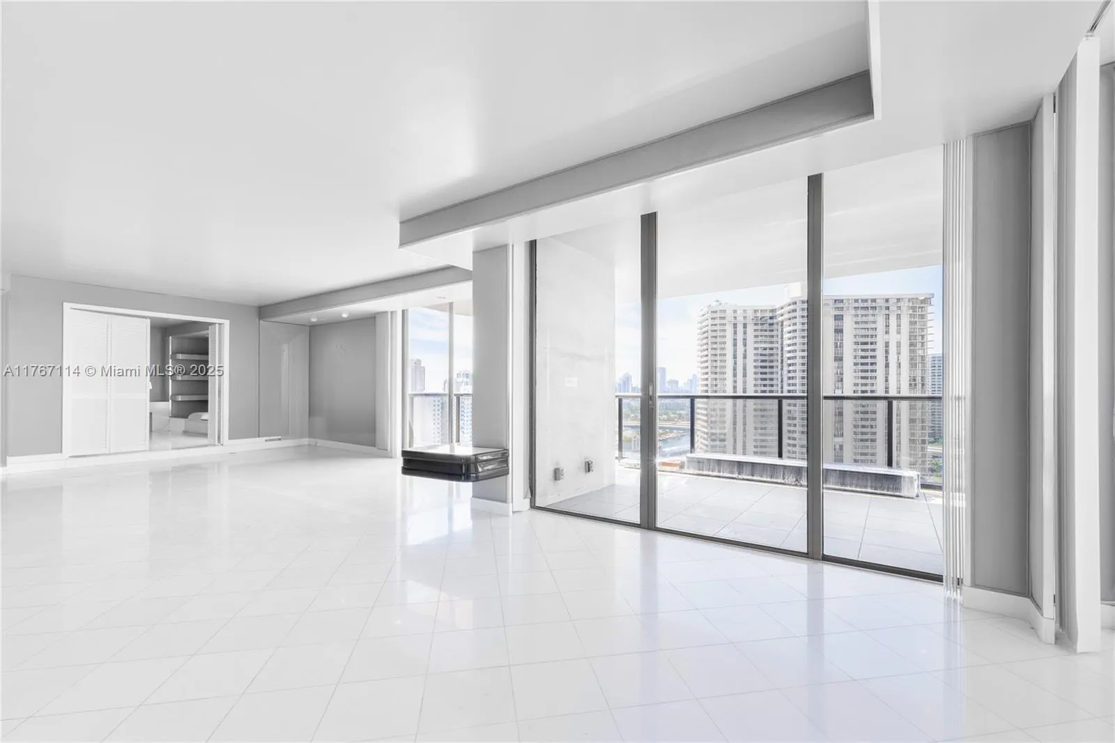 2 bedroom 2 bath for sale at 19667 Turnberry Way # 18D, Aventura FL 33180