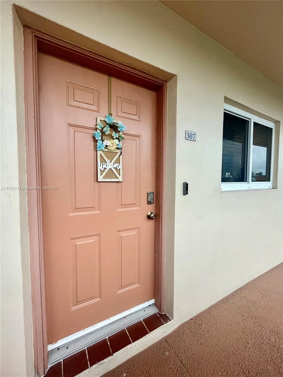 1 bedroom 1 bath for sale at 5945 Del Lago Cir # 307, Sunrise FL 33313