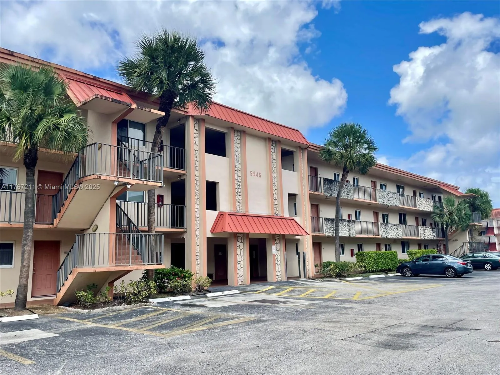 5945 Del Lago Cir # 307, Sunrise FL 33313