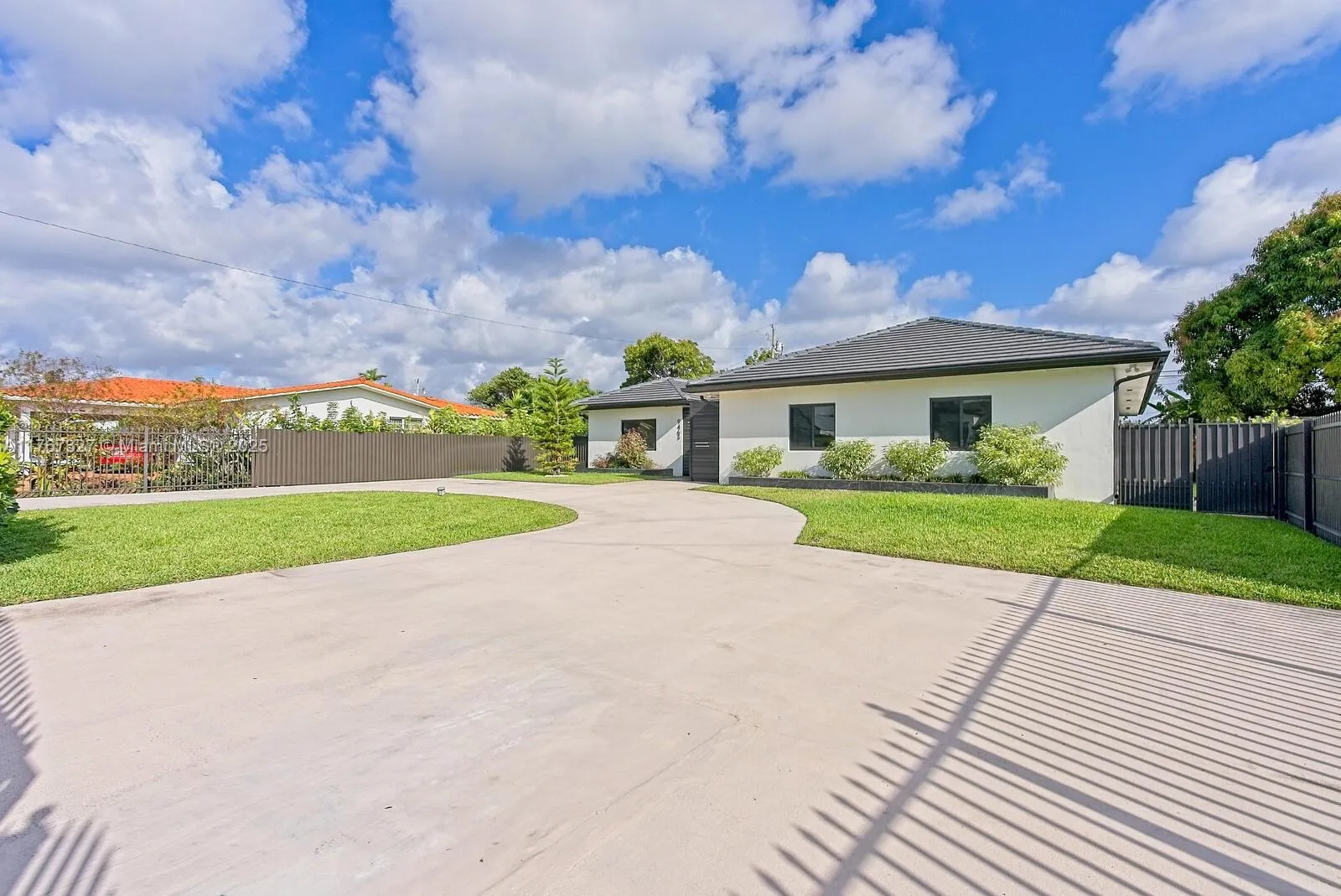 9463 SW 35th St, Miami FL 33165