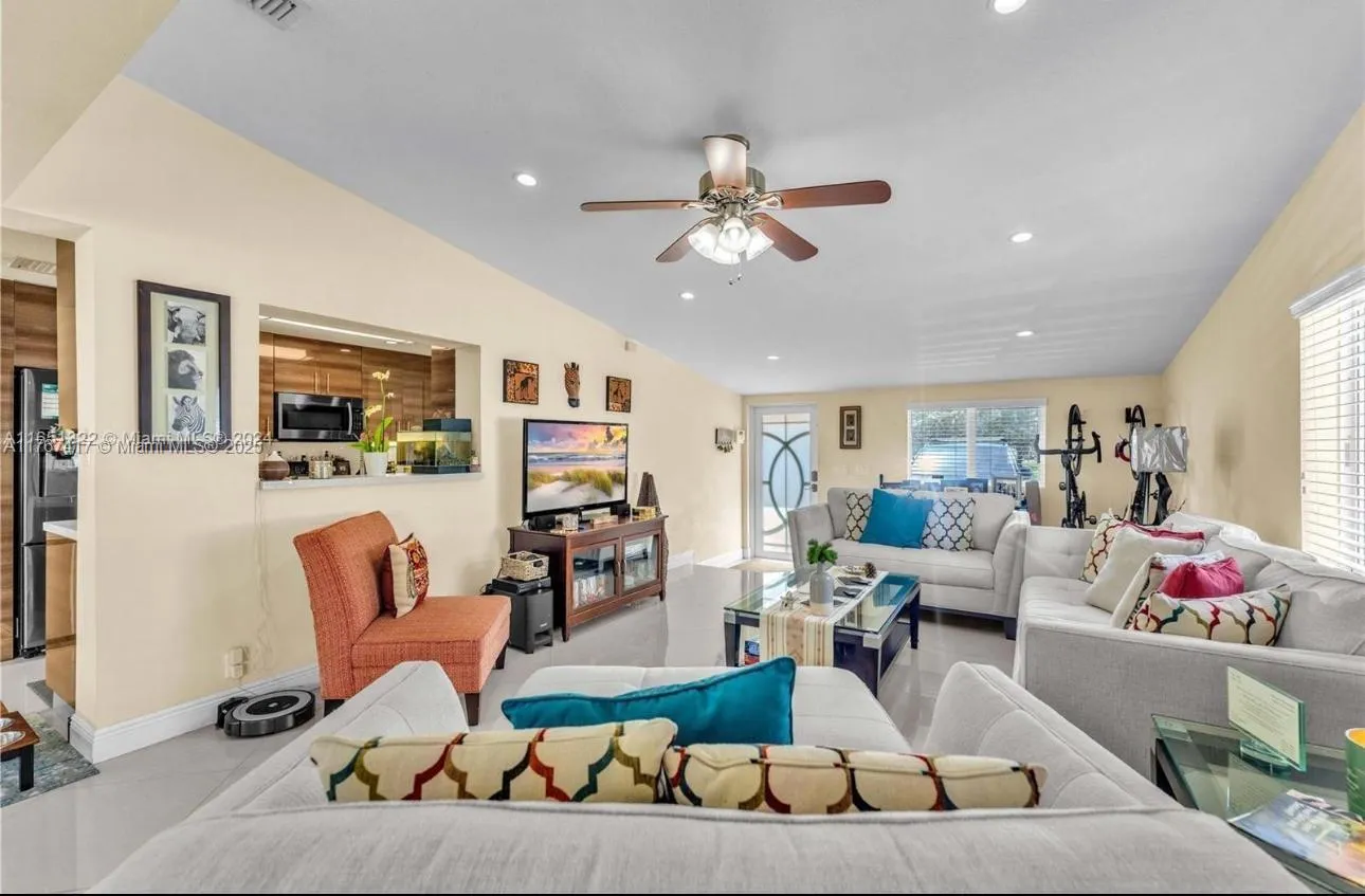 3645 SW 97th Ave, Miami FL 33165