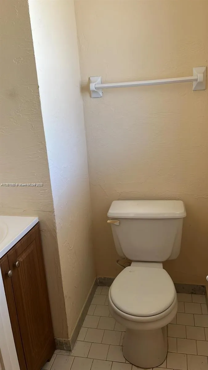 8060 Fairview Dr # 208, Tamarac FL 33321