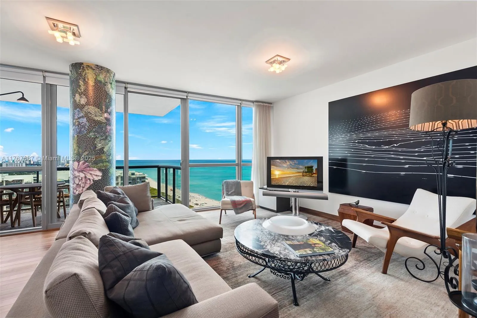 1 bedroom 1 bath for sale at 101 20th St # 3105, Miami Beach FL 33139