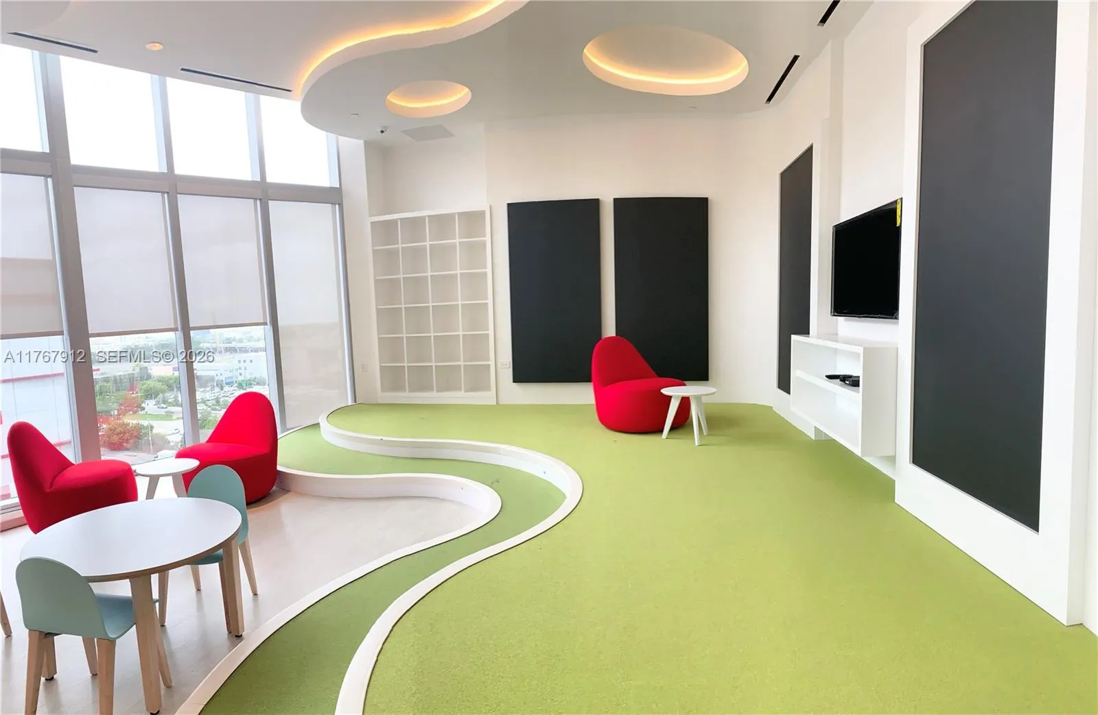 851 NE 1st Ave # 3905, Miami FL 33132