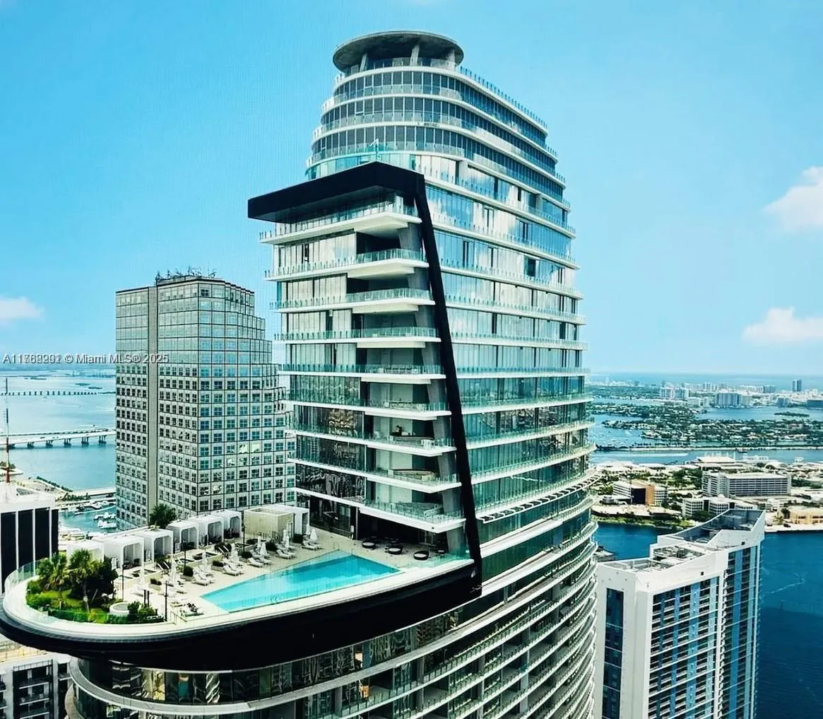 3 bedroom 2 bath for sale at 300 Biscayne Blvd Way # 3707, Miami FL 33131