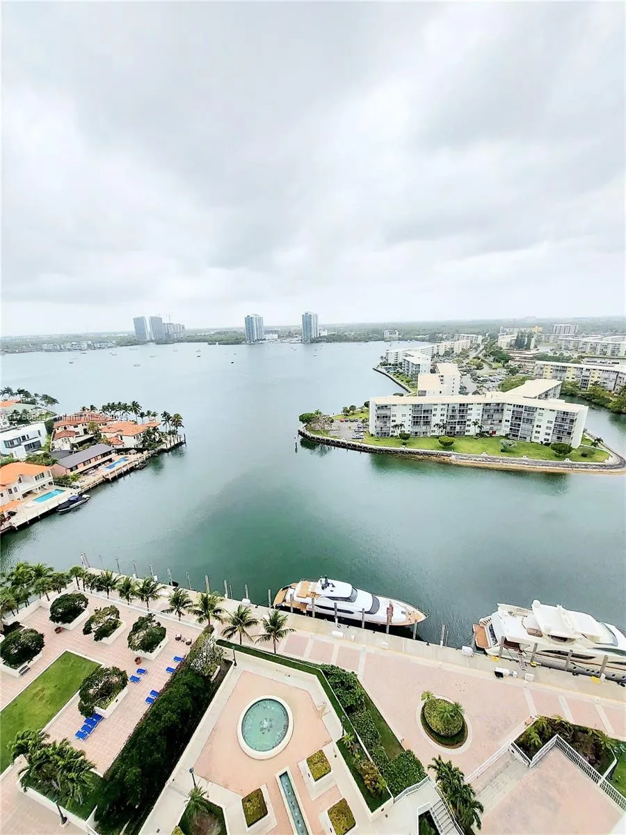 1000 W Island Blvd # 2002, Aventura FL 33160