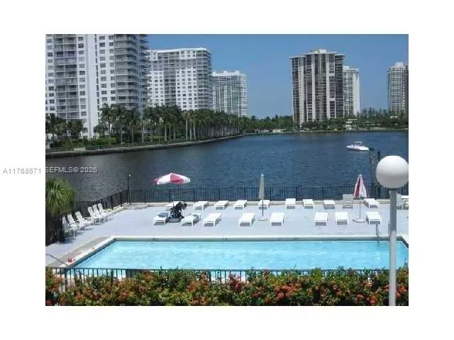 2750 NE 183rd St # 1207, Aventura FL 33160