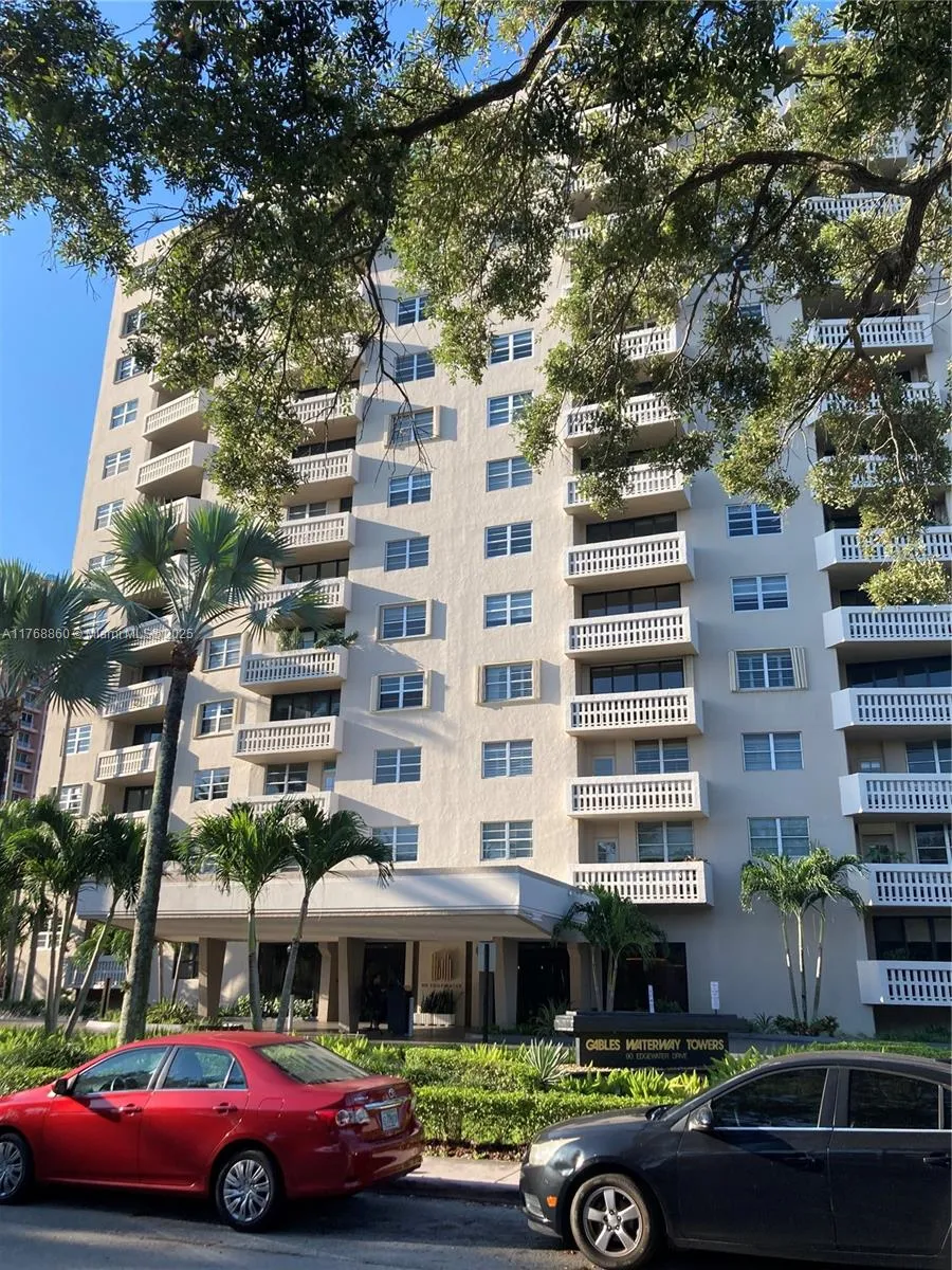 90 Edgewater Dr # 317, Coral Gables FL 33133