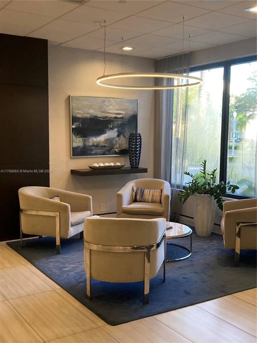 90 Edgewater Dr # 317, Coral Gables FL 33133