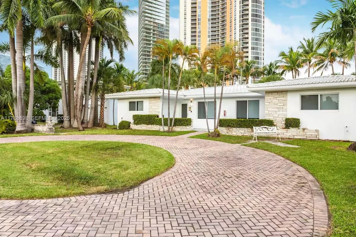 18815 Atlantic Blvd, Sunny Isles Beach FL 33160