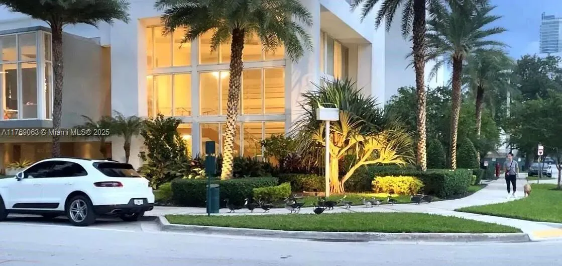 3 bedroom 3 bath for sale at 600 NE 27th St # 2103, Miami FL 33137