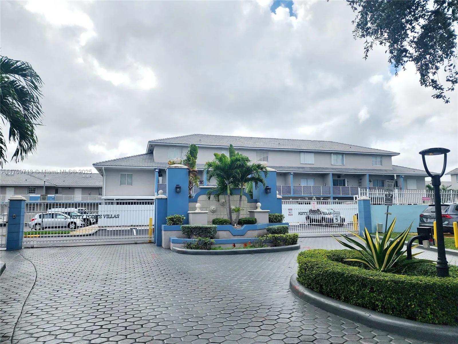 2 bedroom 2 bath Residential for sale at 8360 NW 103rd St # 204E, Hialeah Gardens FL 33016