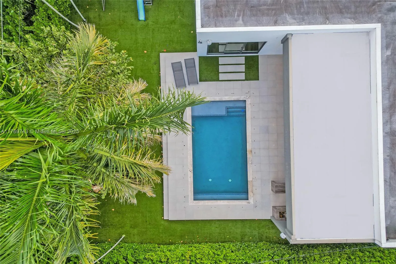 2441 NE 200th St, Miami FL 33180