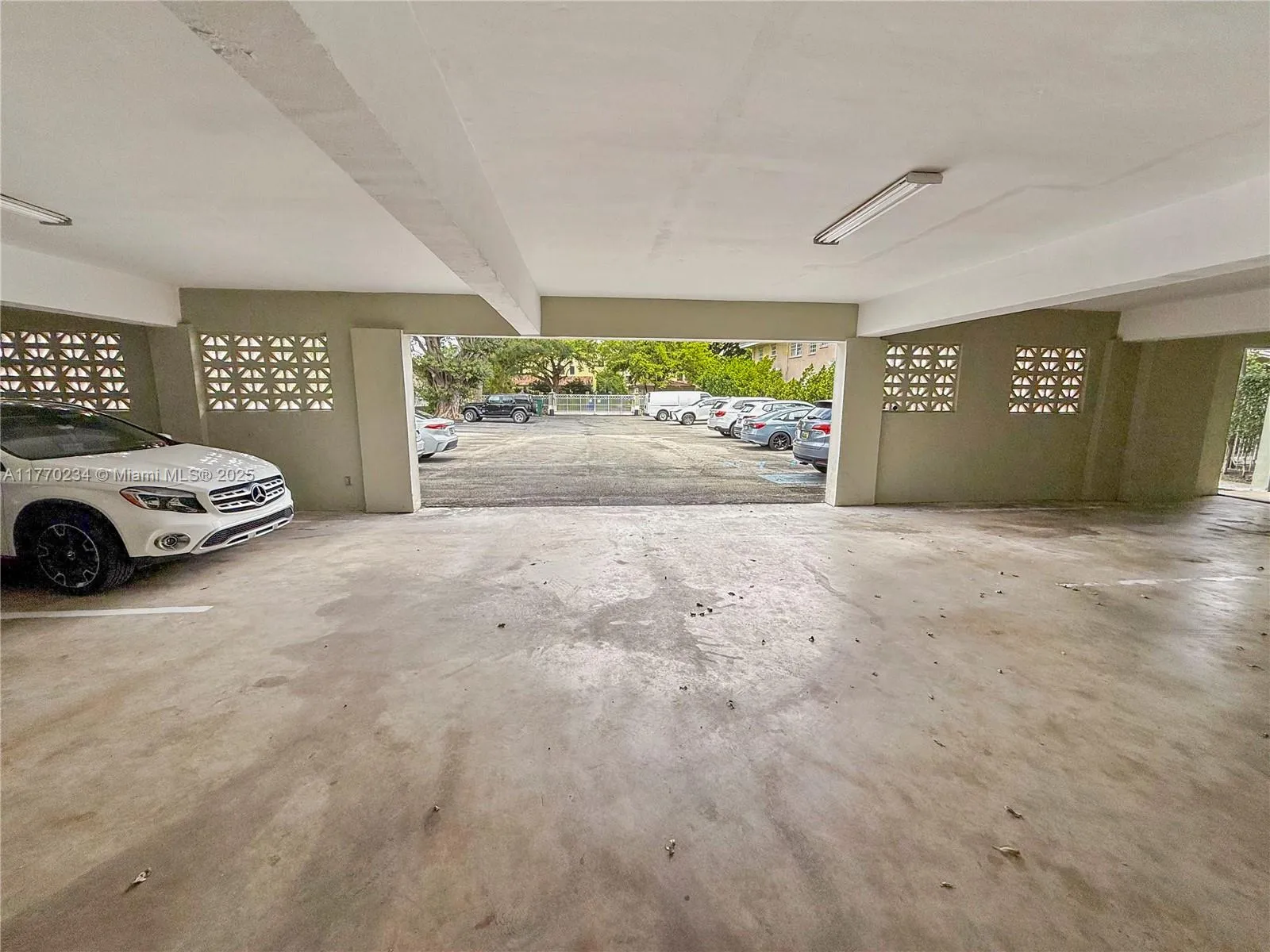 45 Antilla Ave # 2C, Coral Gables FL 33134