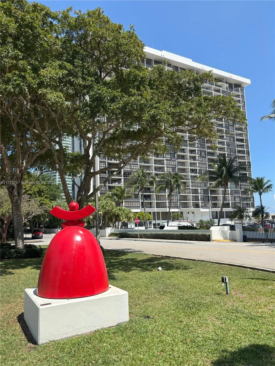 1 bedroom 1 bath for sale at 1901 Brickell Ave # B2310, Miami FL 33129