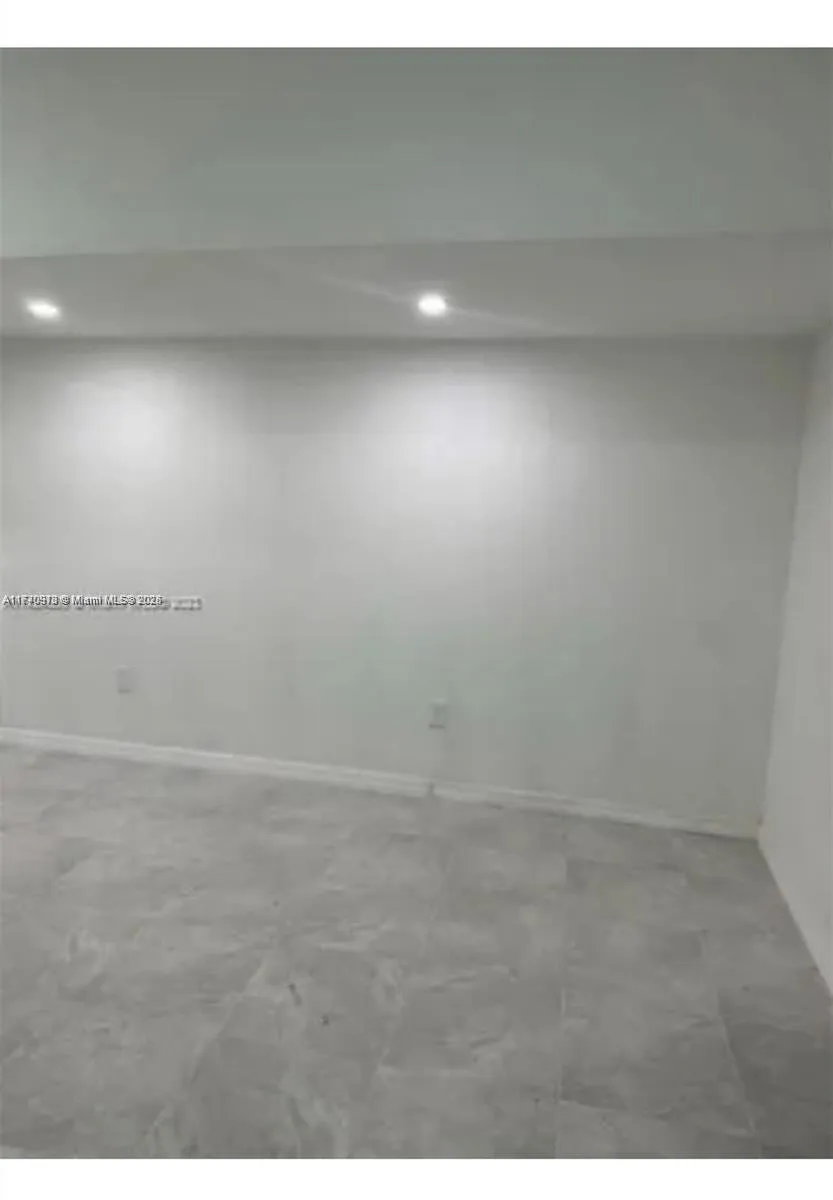 9860 SW 161st Ave, Miami FL 33196