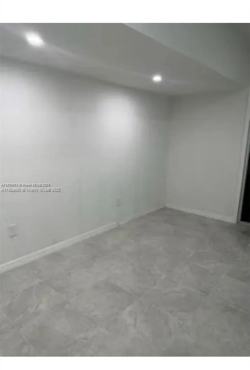 9860 SW 161st Ave, Miami FL 33196