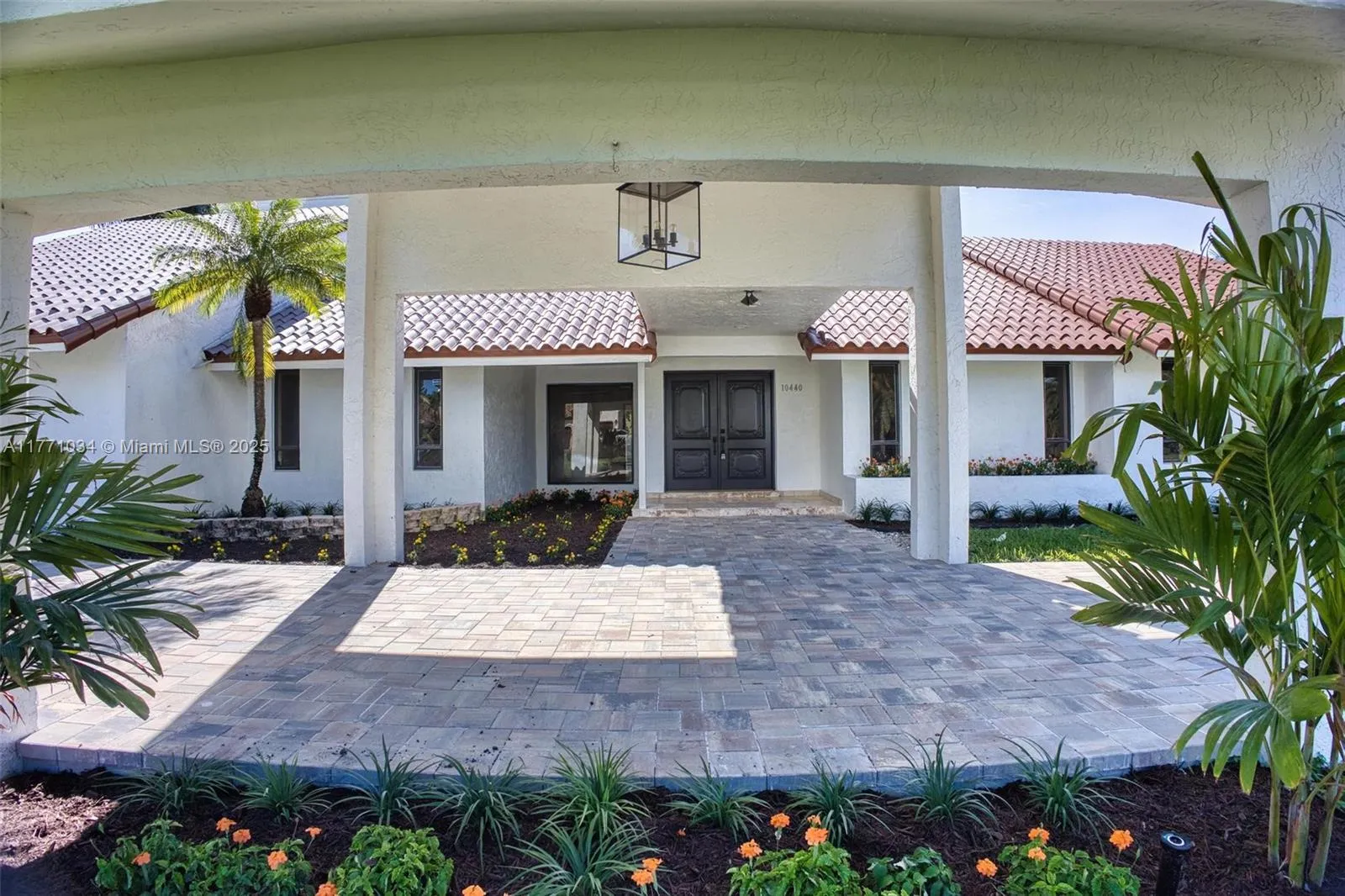10440 NW 133rd St, Hialeah Gardens FL 33018