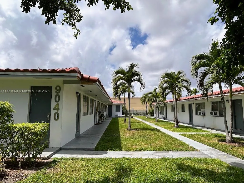 9050 NE 8th Ave, Miami Shores FL 33138