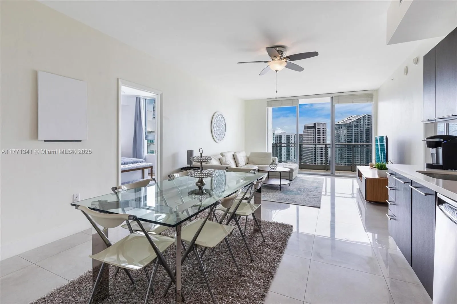 90 SW 3rd St # 4103, Miami FL 33130