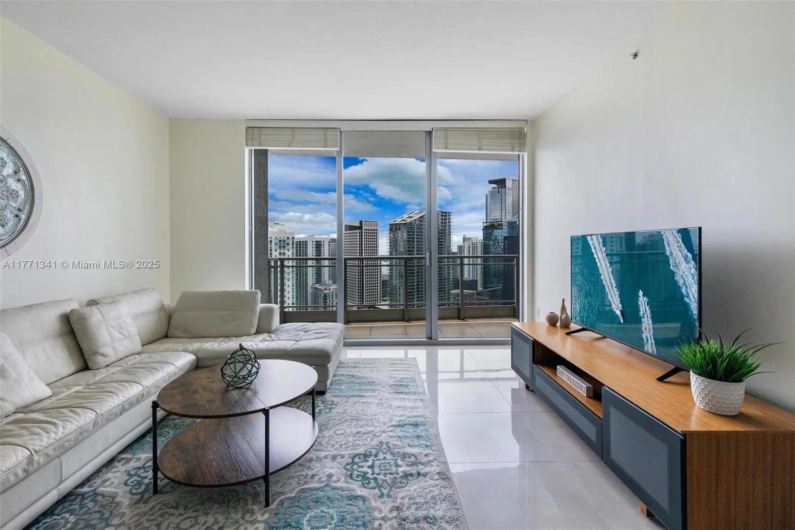 90 SW 3rd St # 4103, Miami FL 33130