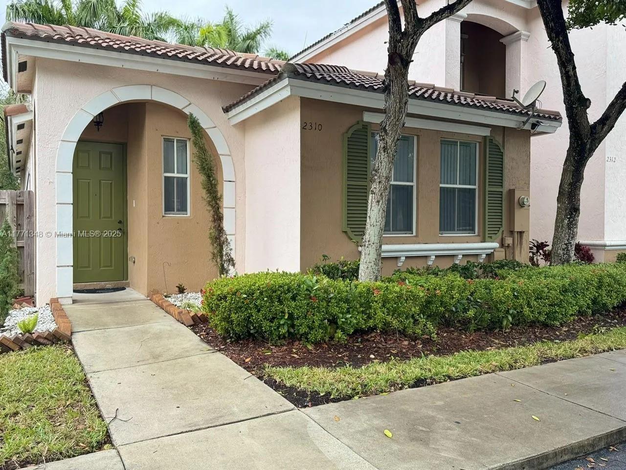 2 bedroom 2 bath for sale at 2310 NE 42nd Cir # 2310, Homestead FL 33033
