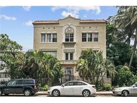 1 bedroom 1 bath for sale at 1611 Michigan Ave # 25, Miami Beach FL 33139