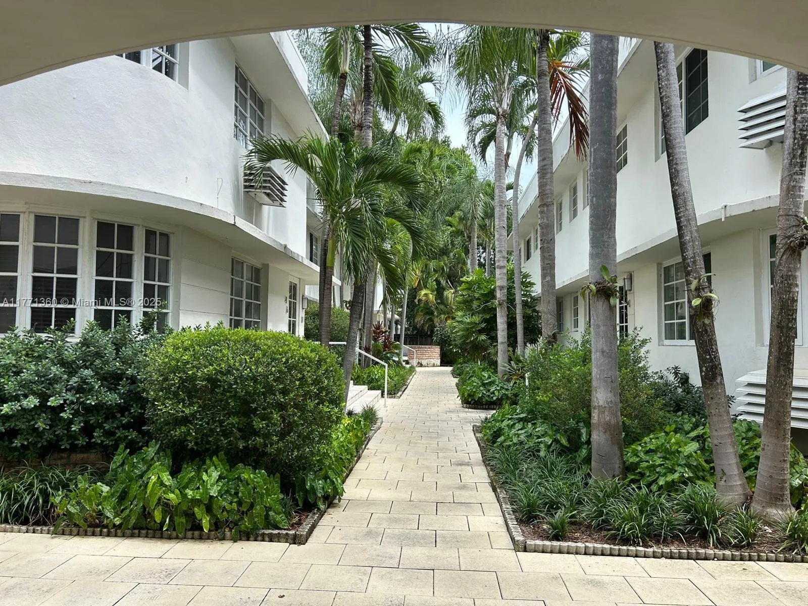 1605 Lenox Ave # 3, Miami Beach FL 33139