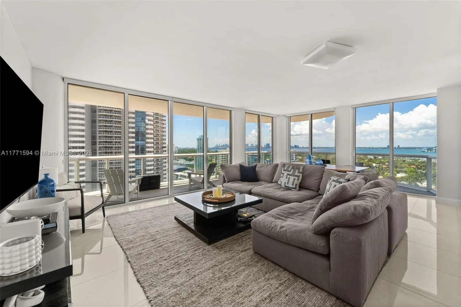 6365 Collins Ave # 2007, Miami Beach FL 33141