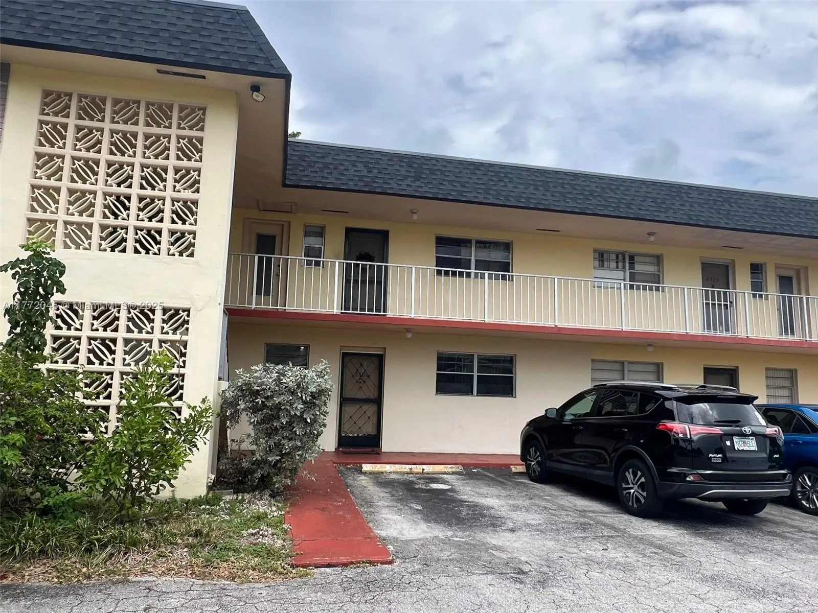 19305 NE 2nd Ave # 2302, Miami FL 33179