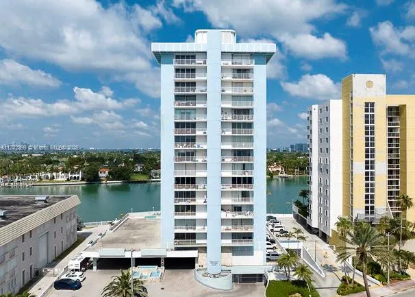 5838 Collins Ave # 4D, Miami Beach FL 33140