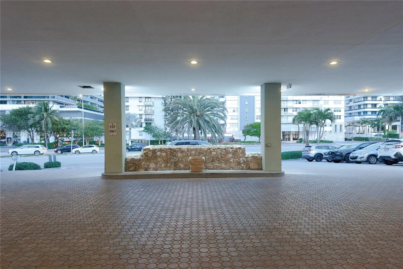5838 Collins Ave # 4D, Miami Beach FL 33140