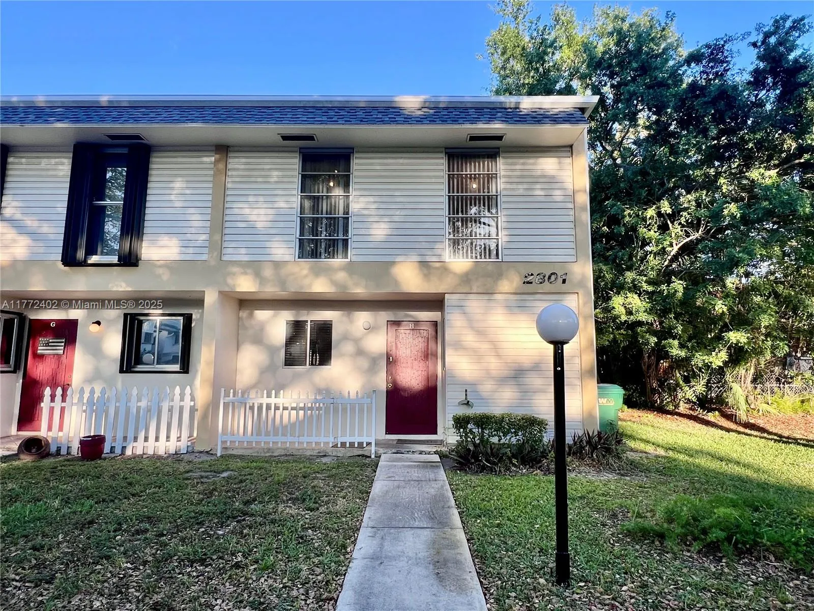 3 bedroom 2 bath for sale at 2801 N 34th Ave # 16H, Hollywood FL 33021