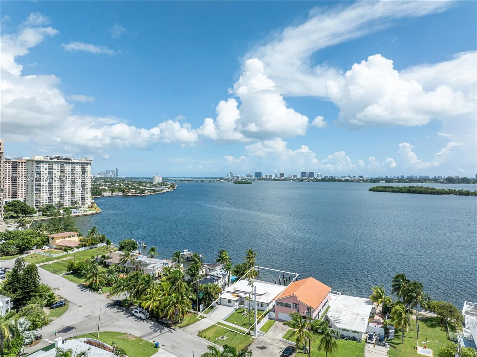 10935 N Bayshore Dr, Miami FL 33161