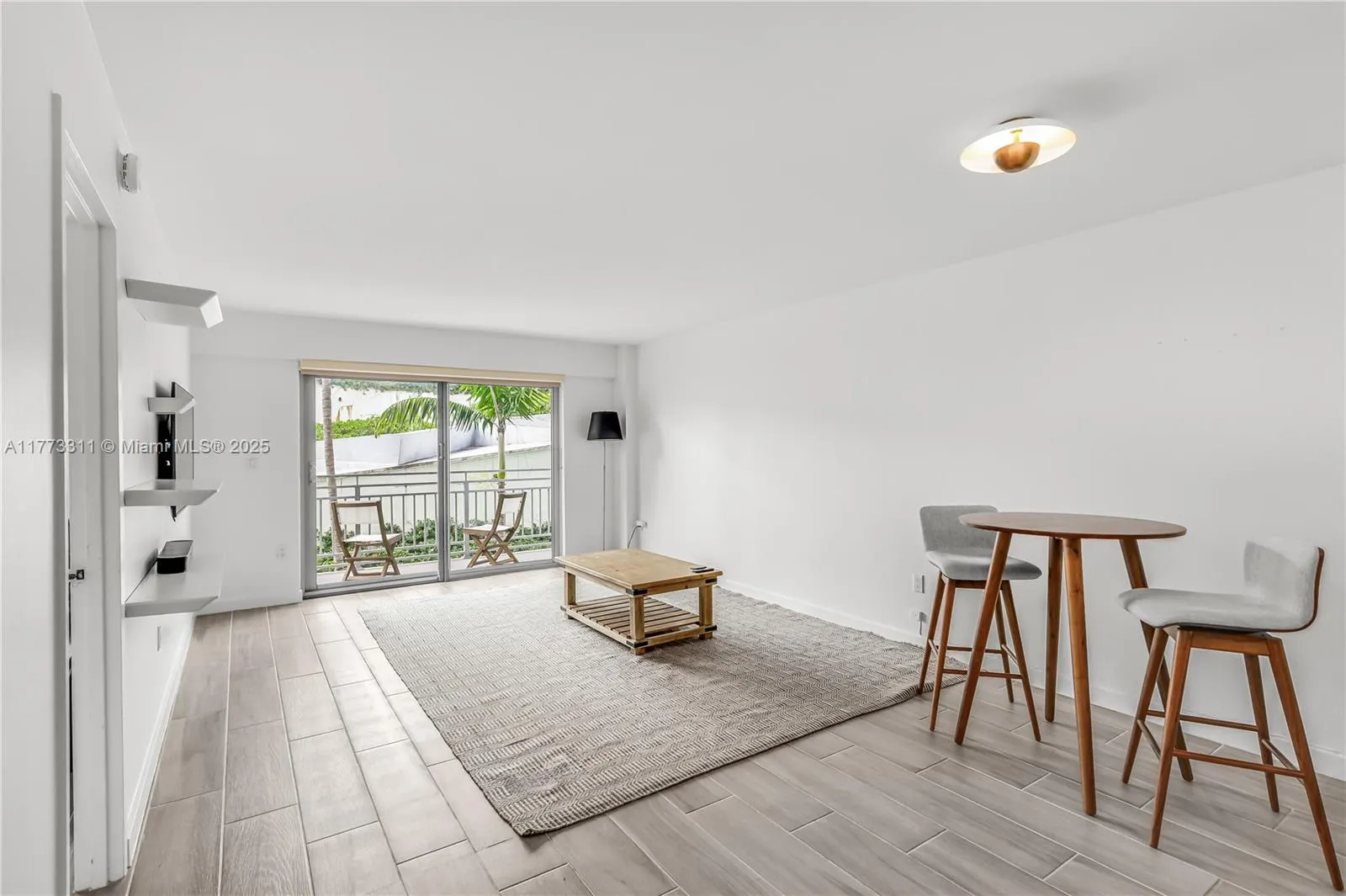 1 bedroom 1 bath for sale at 1025 Alton Rd # 308, Miami Beach FL 33139