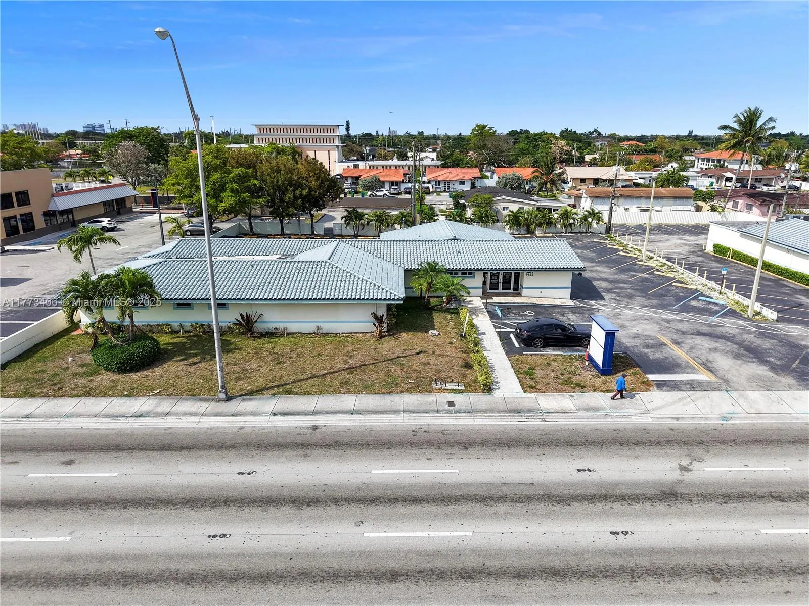 9611 SW 40th St, Miami FL 33165